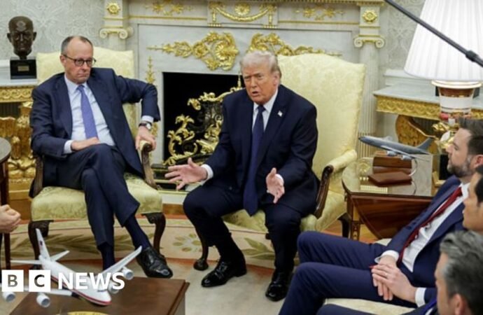 Trump threatens to halt trade with Spain over military base access