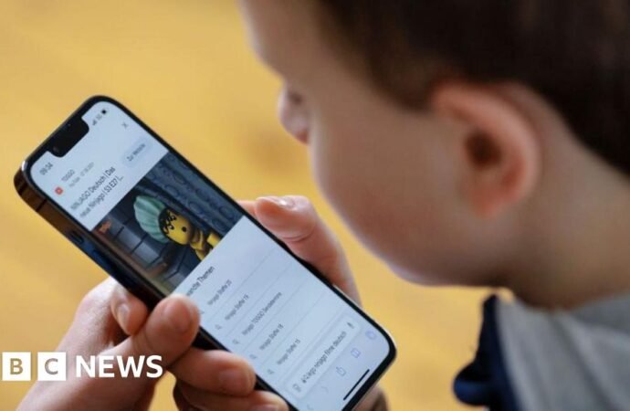 Austria plans social media ban for under-14s