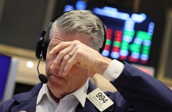 Stocks Drop, Oil Gains As Traders Digest Updates in the Iran War