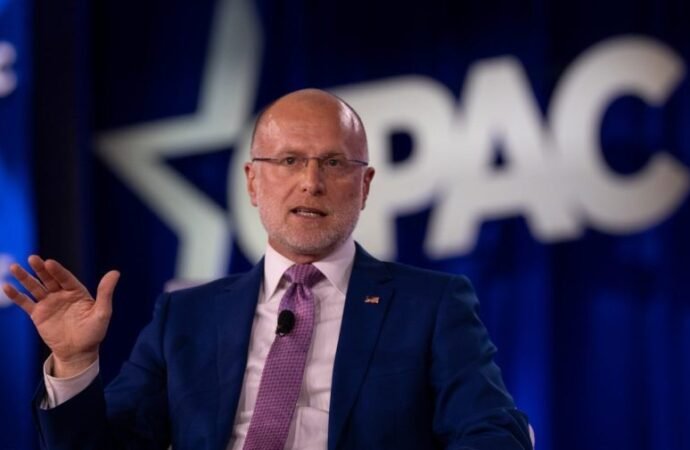 FCC's Brendan Carr: Trump is 'winning' against 'fake news media'