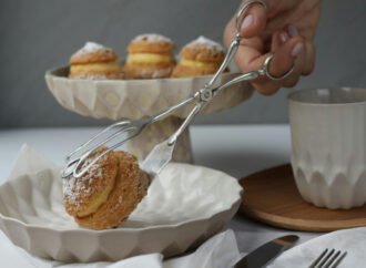 How Sugar Cravings Impact Diabetes: Causes, Effects and Tips