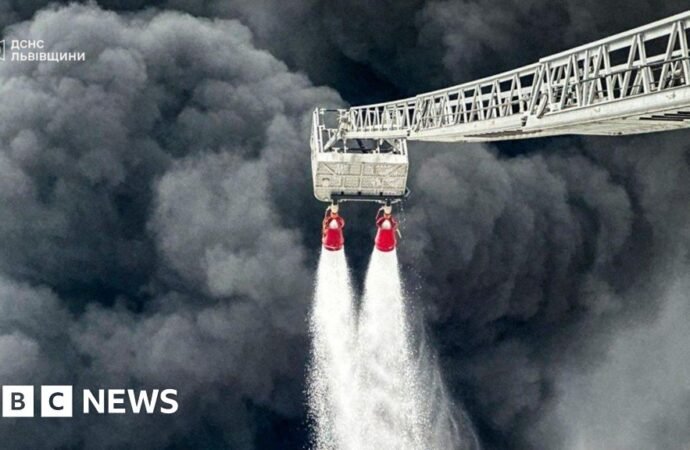 Ukraine-Hungary oil pipeline row threatens EU loan