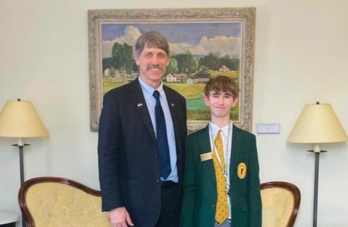 14-year-old running for governor 1st teen to get on Vermont’s general election ballot