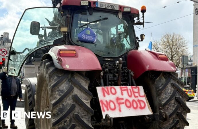 Irish police push back fuel protesters at oil refinery