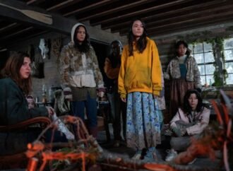 ‘Yellowjackets’ leans hard into ’90s music nostalgia, and we’re here for it