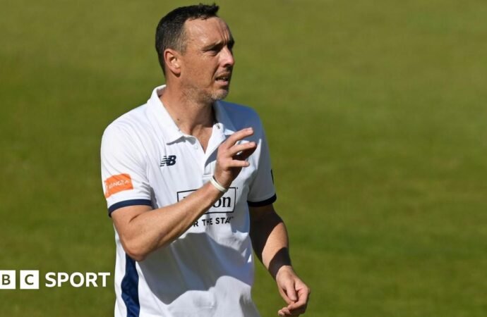 County Championship: Hampshire beat Yorkshire at Headingley