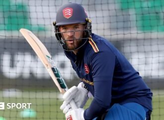 Wiaan Mulder: Essex signing returns to South Africa temporarily