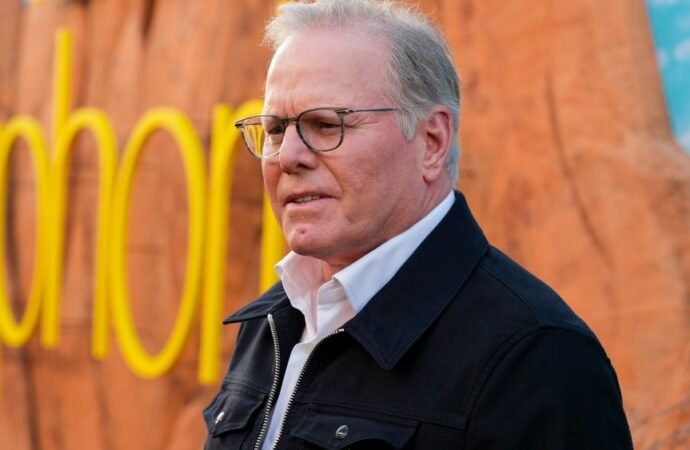 Warner Bros Shareholders Approve Paramount Merger, Vote Against Zaslav Pay Package
