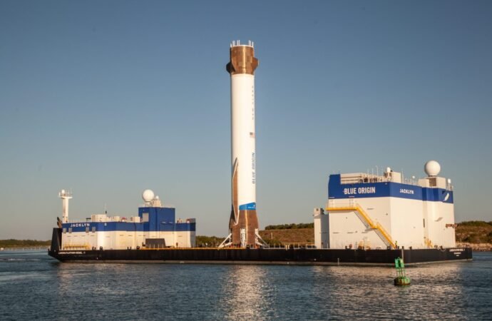 Blue Origin launches New Glenn, suffers issue deploying craft