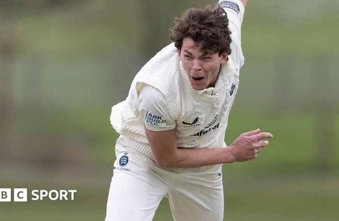 Henry Brookes: Gloucestershire sign Middlesex seamer on loan