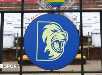 County Championship: Spectators told to stay away after Storm Dave