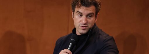 Airbnb’s CEO Says AI Writes 60% of the Company’s Code