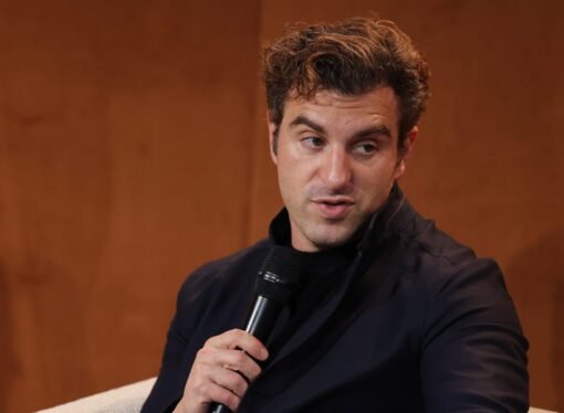 Airbnb’s CEO Says AI Writes 60% of the Company’s Code