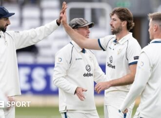 County Championship: Bowlers on top in day one of Middlesex v Derbyshire