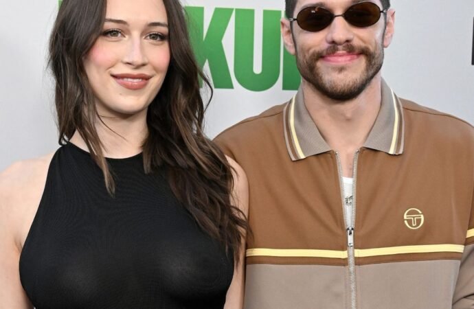 Pete Davidson’s Girlfriend Elsie Hewitt Shares Motherhood Tip
