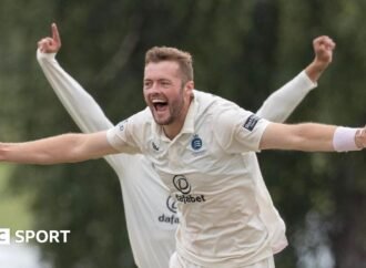 Tom Helm: Leicestershire sign Middlesex seamer on 14-day loan