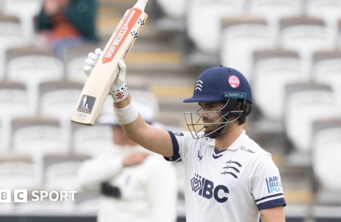 County Championship: Middlesex graft for draw against Durham