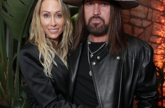 Miley Cyrus’ Dad Billy Ray Cyrus Sings Song for Ex Tish Cyrus’ Birthday