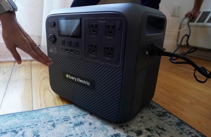 Air conditioning battery program for renters could help manage grid stress