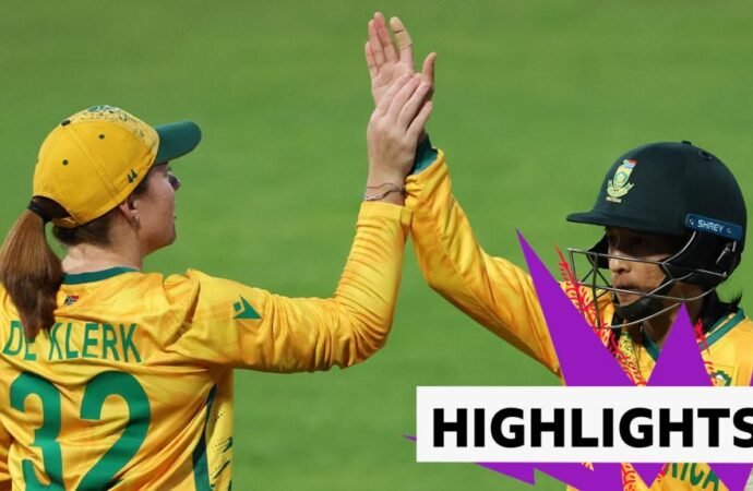 South Africa beat Pakistan for first win of the tournament