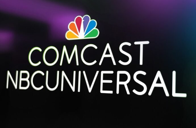 Comcast to Split NBCUniversal and Cable Operations Into Two Companies