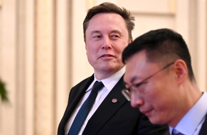 In SpaceX’s IPO: a Tesla merger clue and a $3.75 billion insider windfall for friends and family