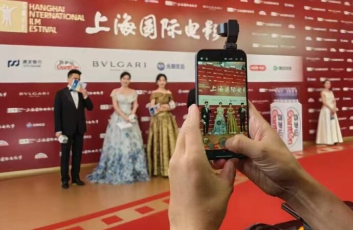Honor and Arri Unveil Robot Phone at Shanghai Film Festival