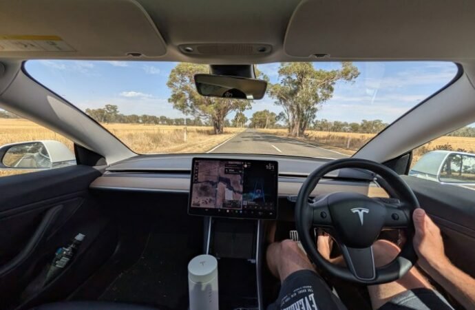 Tesla FSD v14 Lite for HW3 owners is rolling out now to cars that are 7 years old cars (2026.20.5.1)
