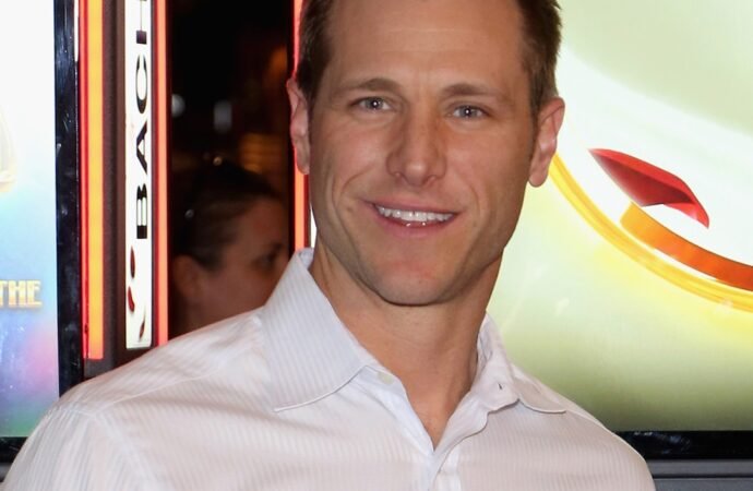 The Bachelor’s Jake Pavelka Marries Fiancée Aimee 2 Years After Meeting
