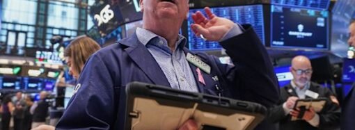 Wall Street ddrifts, oil falls, Pizza Hut sold; ASX set for flat start