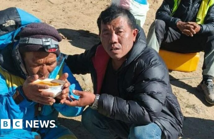 Everest guide survived six-day ordeal by eating chocolate and 'chewing ice'