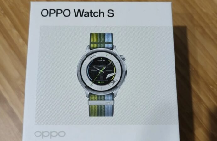 OPPO Watch S Review: Light Slim Design And Health Tracking But No Apps