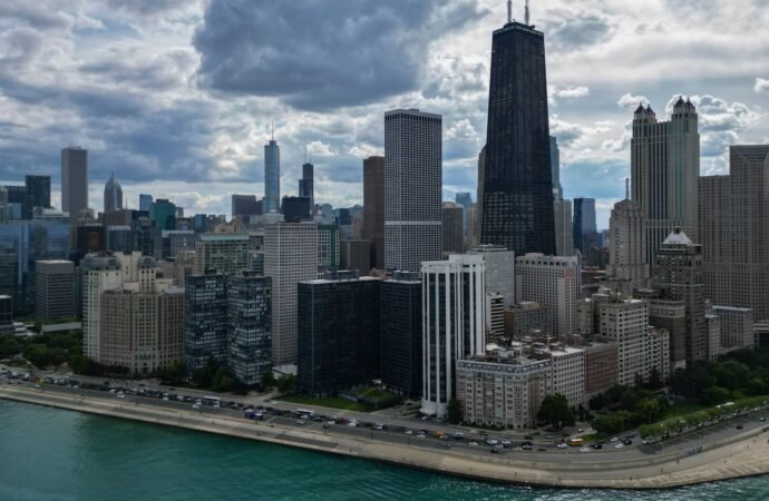 7 killed and dozens injured following series of weekend shootings in Chicago