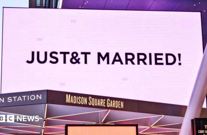 Taylor Swift and Travis Kelce get married at Madison Square Garden