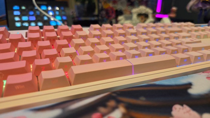 Front profile of the keyboard showing that the keys have numbers and letters on the front of the keys.