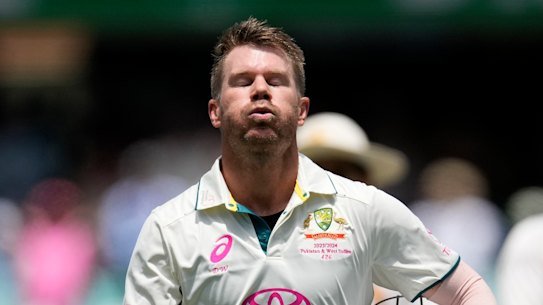 Australia's David Warner walks off the field after losing his wicket to Pakistan on the fourth day of their cricket test match in Sydney, Saturday, Jan. 6, 2024. (AP Photo/Rick Rycroft)