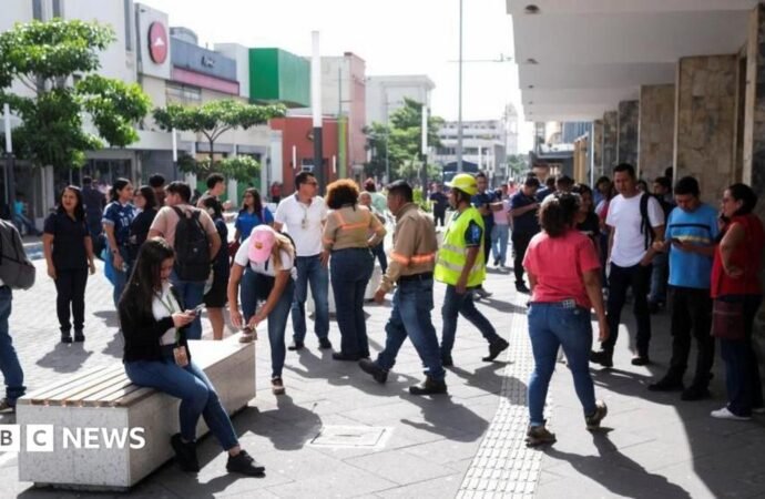 7.3 magnitude earthquake shakes the coast of Mexico
