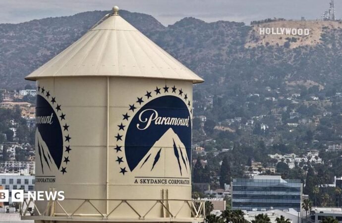 A judge suspends the merger agreement between Paramount and Warner Bros.