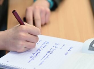 AI-based cheating is forcing some schools to adopt analog systems