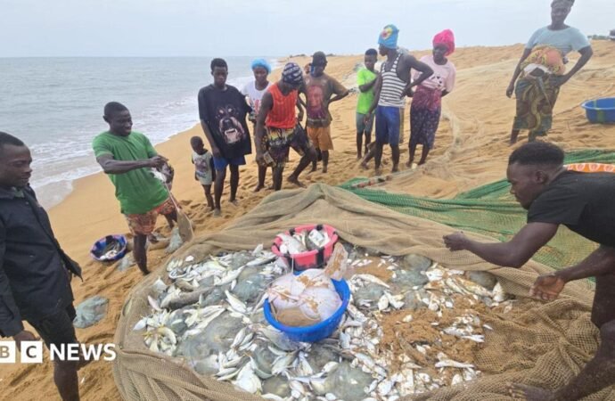 African fishermen blaming Chinese trawlers for their problems
