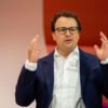 Anthropic’s Dario Amodei responds: he is not opposed to open weight models, but fears Chinese AI | TechCrunch