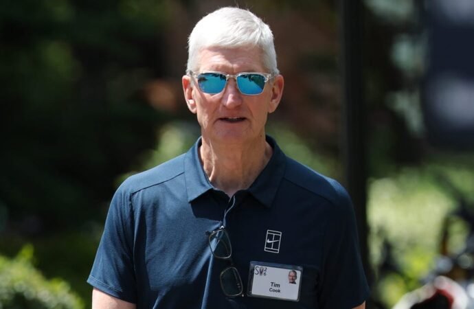 Apple criticizes OpenAI recruiting practices in explosive lawsuit