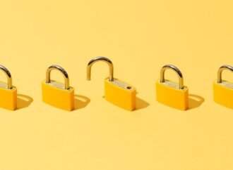 Articles with open peer review reports are less likely to be retracted