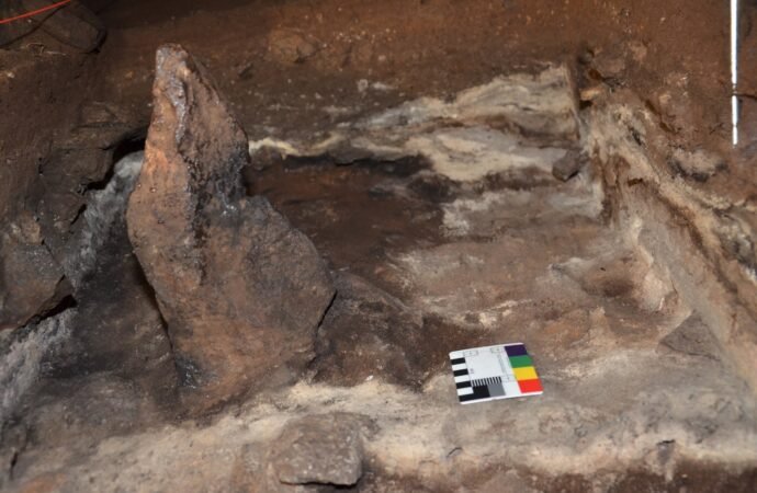 Australian cave houses 25,000 years of healing and curses