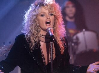 Bonnie Tyler, singer of ‘Total Eclipse of the Heart’ and ‘Holding Out for a Hero’, dies at 75