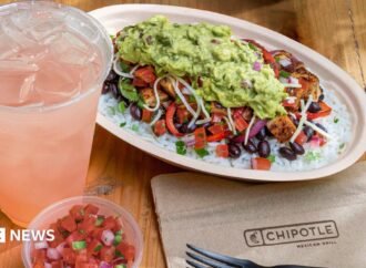 Chipotle: American burrito chain opens its first location in Mexico