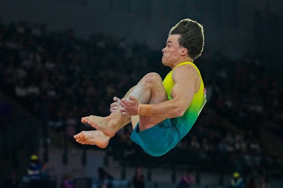 Commonwealth Games LIVE: Moore breaks 16-year medal drought; Australian swimmers, Diamonds score victories