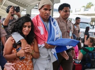 Cuban artist and dissident exiled from the country after 5 years in prison arrives in the United States.