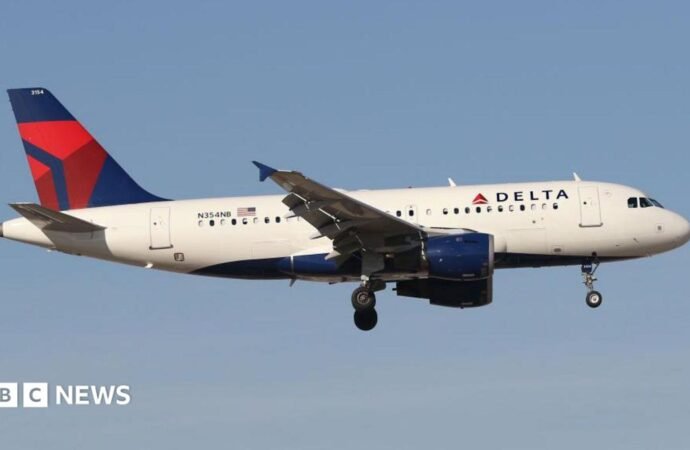 Delta Air Lines plane bound for Chicago hit by fireworks amid USA 250 celebrations