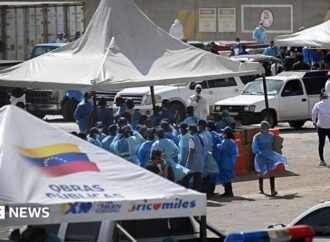 Distraught families must identify Venezuela earthquake victims in makeshift morgue